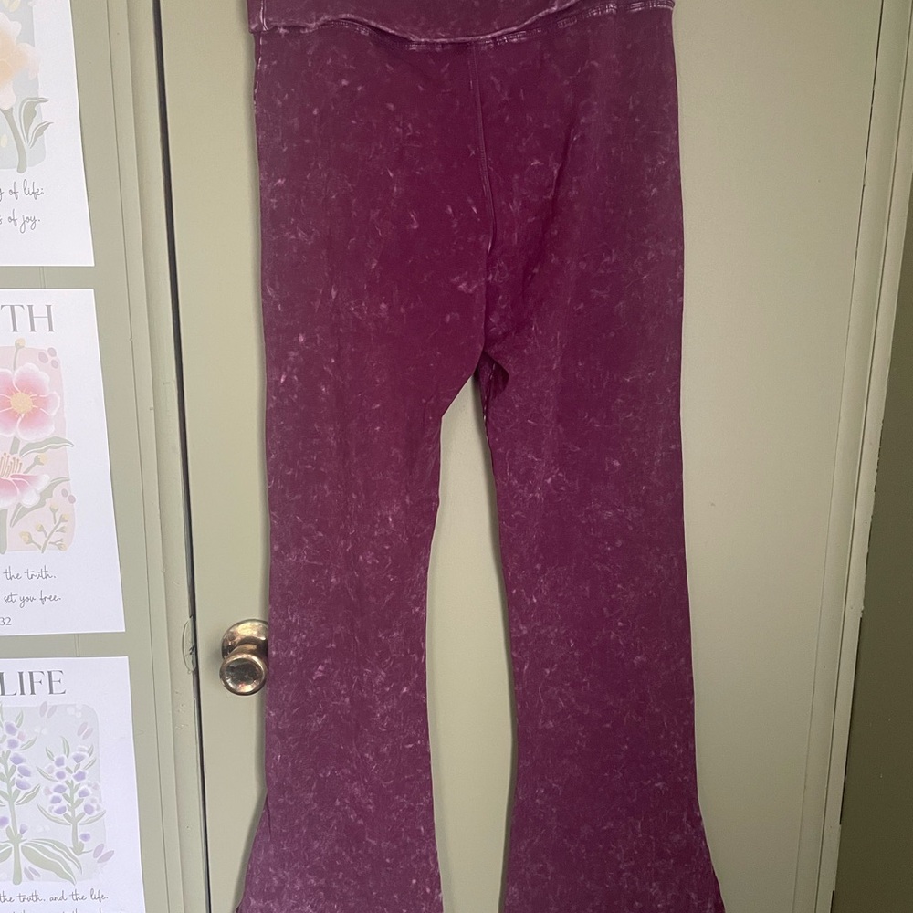 🎅🏻PINK Victoria's Secret Maroon acid wash Leggings Sz XL - Picture 6 of 7